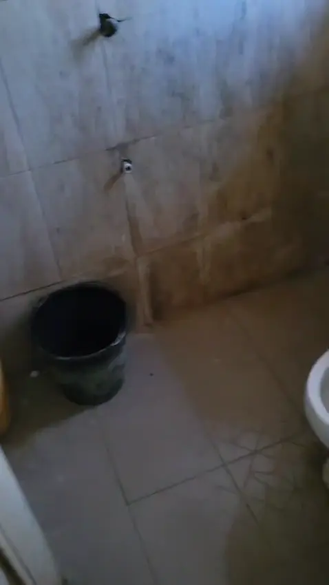 Spacious self-contain in GK, photo 2 of 3