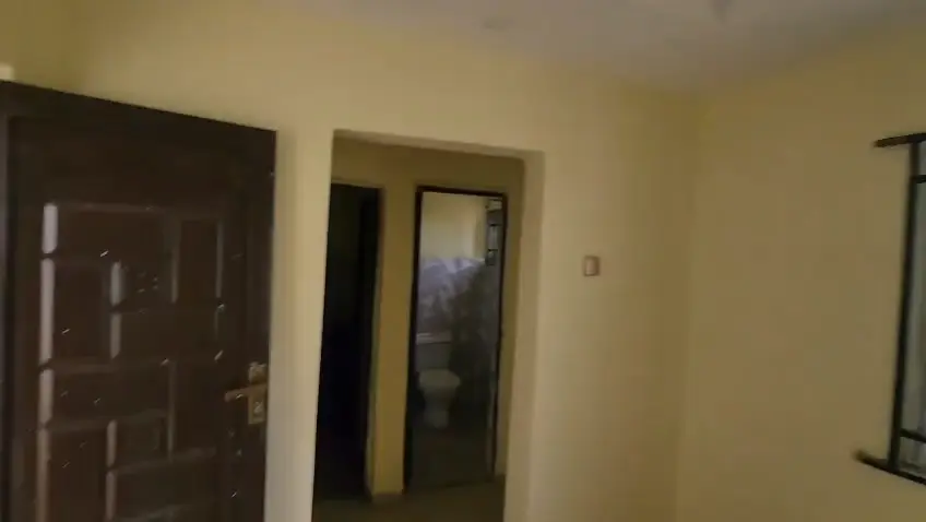 Room in Front Of School, photo 4 of 6